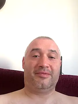 Olomoucak1982 online show from May 10, 3:39 pm