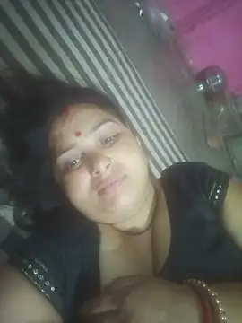Your-shreya143 online show from July 2, 8:37 pm