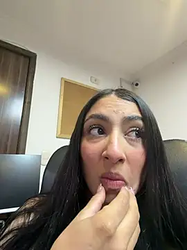 lya  brown online show from June 26, 10:19 am