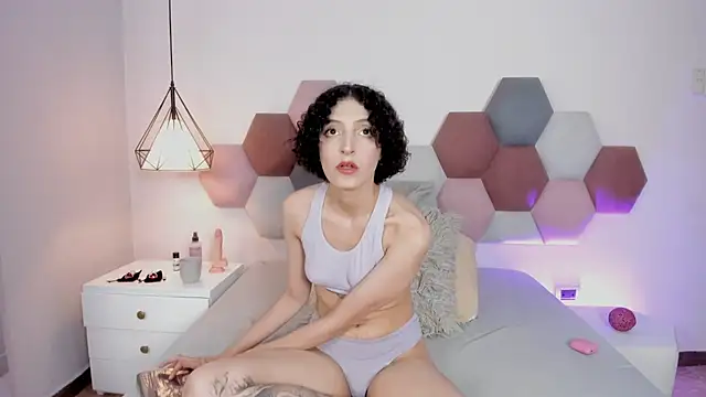 LyraVendrell online show from April 9, 12:32 am