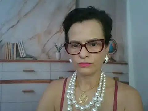 Snapshot of Luna-Hot0802 chatting on February 4, 2:23 pm Luna-Hot0802 online show from February 4, 2:23 pm