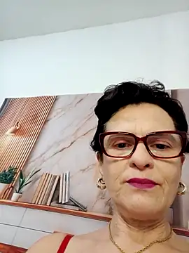 Snapshot of Luna-Hot0802 chatting on February 26, 1:10 pm Luna-Hot0802 online show from February 26, 1:10 pm