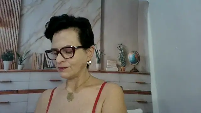 Snapshot of Luna-Hot0802 chatting on March 3, 1:06 pm Luna-Hot0802 online show from March 3, 1:06 pm