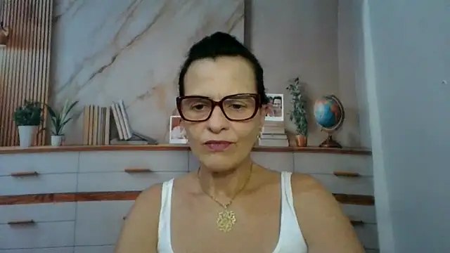 Snapshot of Luna-Hot0802 chatting on March 24, 6:57 pm Luna-Hot0802 online show from March 24, 6:57 pm