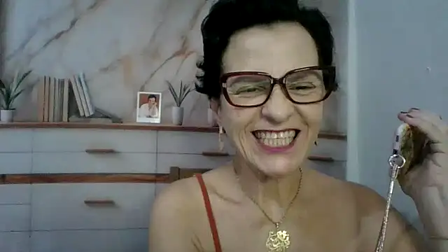 Snapshot of Luna-Hot0802 chatting on March 26, 2:00 pm Luna-Hot0802 online show from March 26, 2:00 pm