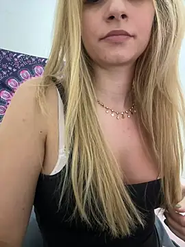 bellastormi  online show from April 20, 12:57 am