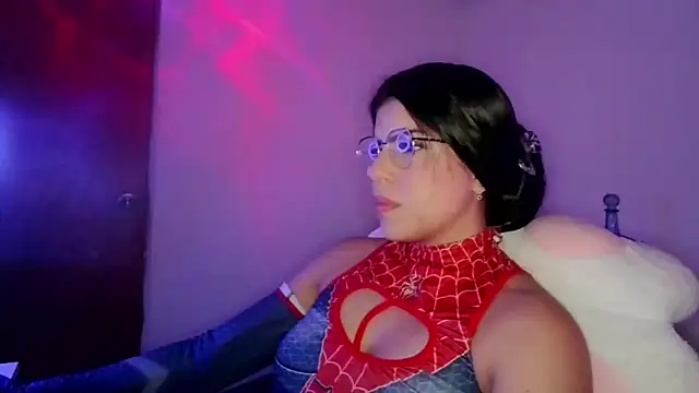 Snapshot of Adararouse1 chatting on February 19, 7:10 pm Adararouse1 online show from February 19, 7:10 pm