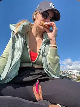 Betsy online show from April 7, 1:44 pm