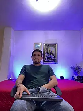 williamsmiiths16 online show from March 11, 12:11 pm