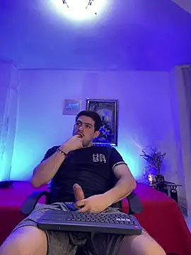 williamsmiiths16 online show from April 10, 11:37 am