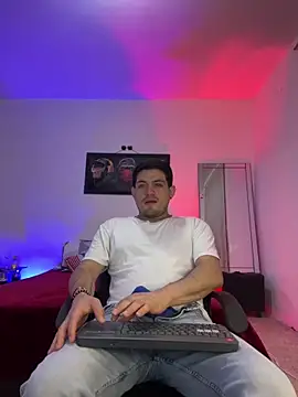williamsmiiths16 online show from May 11, 10:43 am