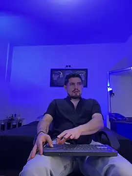 williamsmiiths16 online show from June 2, 12:12 am