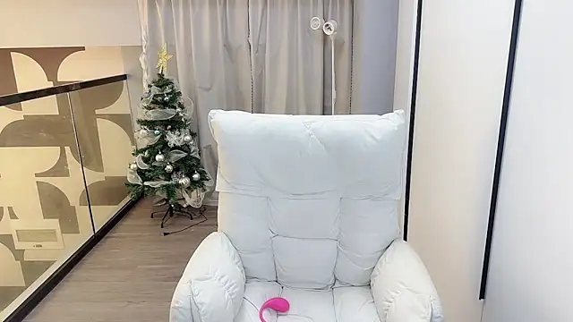 Star-XinX online show from April 11, 2:54 pm