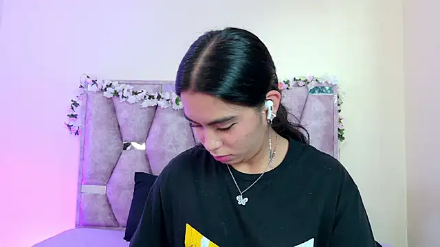 iris and damian online show from March 16, 5:28 pm