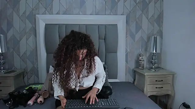 penelope cox online show from June 11, 3:48 am