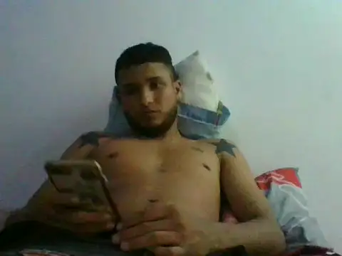 Snapshot of modeloxtz chatting on December 22, 4:09 am modeloxtz online show from December 22, 4:09 am