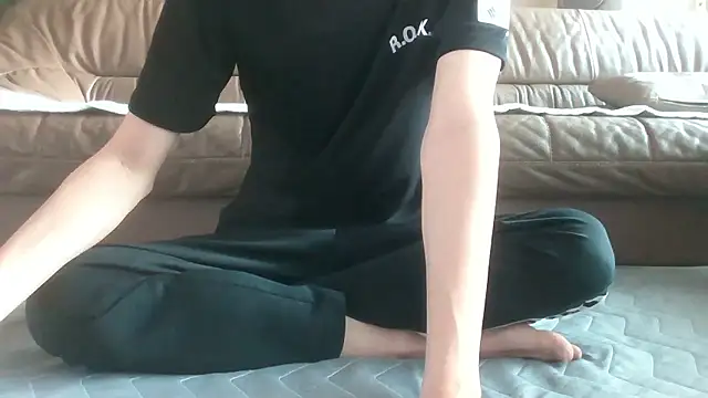 dongjun21 online show from February 18, 6:42 am