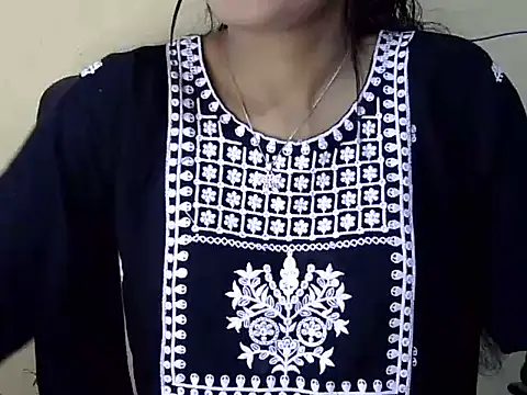 Snapshot of Shab_M chatting on February 16, 6:53 am Shab M online show from February 16, 6:53 am