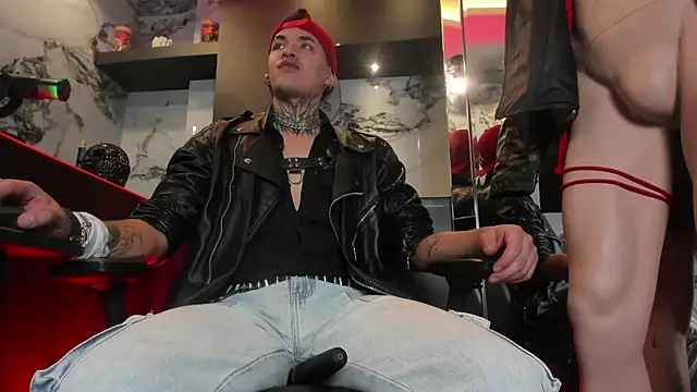 AlecBanne online show from April 10, 10:58 pm