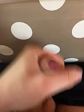 hannes256102 online show from April 26, 12:47 pm