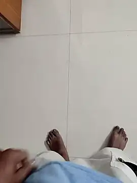 Snapshot of boyfromMum_bai chatting on July 10, 6:32 pm boyfromMum bai online show from July 10, 6:32 pm