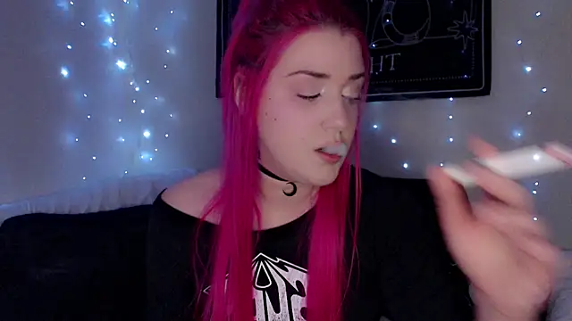 Snapshot of MaryMary_ chatting on March 22, 12:14 am MaryMary online show from March 22, 12:14 am