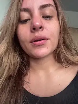 miaferrer777 online show from April 17, 9:40 pm