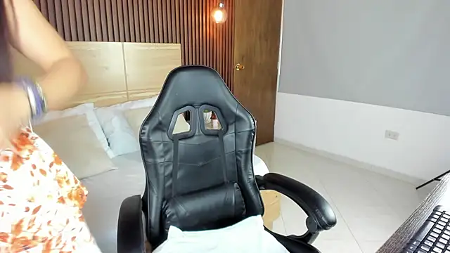 madison saenzz online show from June 23, 7:12 pm