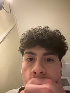 hungspanishtwink online show from February 14, 11:12 pm