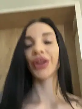 SiaRyder online show from August 8, 11:56 am