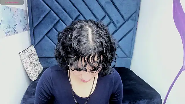 Kiara Fox   online show from January 9, 8:10 pm