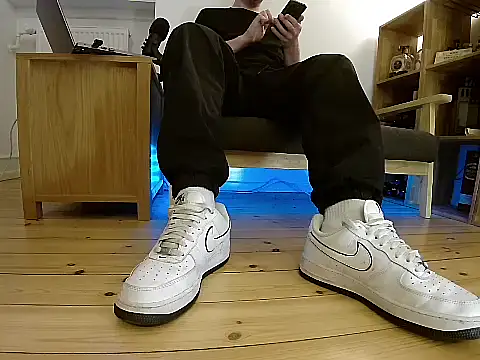 Snapshot of jonas_camboy chatting on December 21, 2:24 pm jonas camboy online show from December 21, 2:24 pm