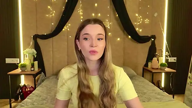 Snapshot of Lina_Sinerz chatting on May 13, 4:04 pm Lina Sinerz online show from May 13, 4:04 pm