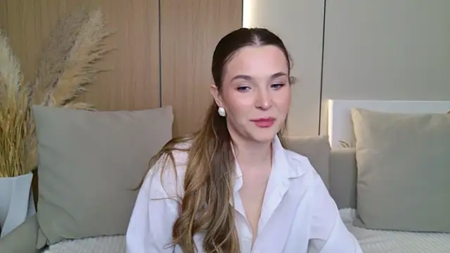 Snapshot of Lina_Sinerz chatting on May 24, 4:12 pm Lina Sinerz online show from May 24, 4:12 pm