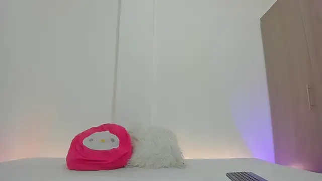 litle slut online show from April 30, 2:07 am
