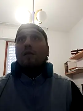 Snapshot of barbone15 chatting on February 19, 9:49 am barbone15 online show from February 19, 9:49 am