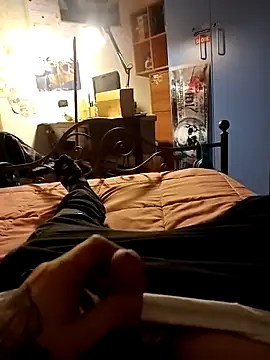 Snapshot of barbone15 chatting on March 14, 4:18 am barbone15 online show from March 14, 4:18 am