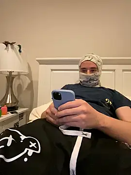 phantom898983 online show from April 17, 7:11 am