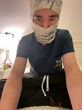 phantom898983 online show from April 18, 7:23 am