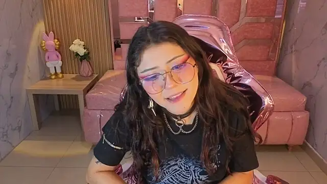 miss devil s online show from December 19, 3:57 am