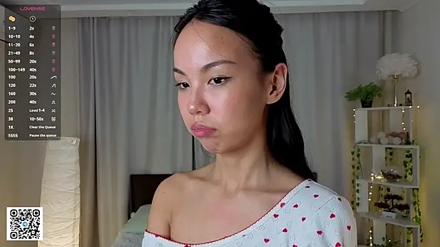 FreedaKulow online show from February 17, 6:25 pm