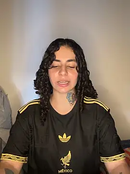 Estefania Velez online show from June 21, 10:45 pm