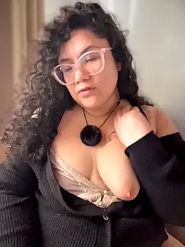 VanesssaMilf  online show from April 14, 12:11 pm