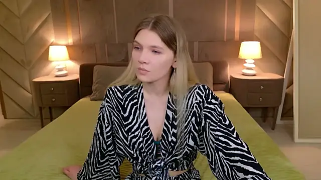 Vivien Hans online show from March 17, 3:37 pm