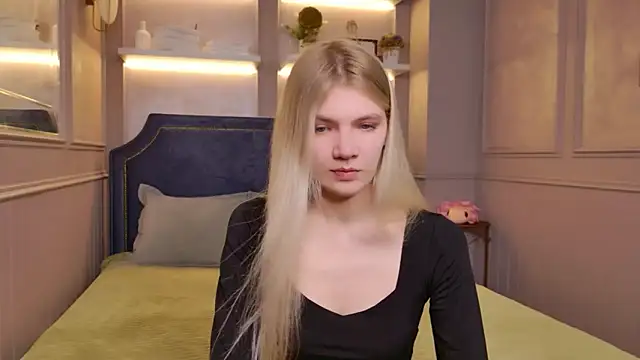 Vivien Hans online show from April 2, 8:39 pm