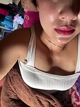 Snapshot of mayni012314 chatting on May 25, 7:36 am mayni012314 online show from May 25, 7:36 am