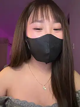 Snapshot of Miumeo20 chatting on July 11, 4:10 pm Miumeo20 online show from July 11, 4:10 pm