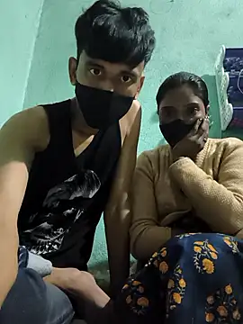couplegk71 online show from January 17, 3:50 pm