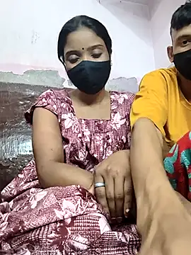couplegk71 online show from February 12, 3:29 pm