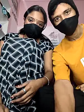 couplegk71 online show from February 13, 8:49 pm